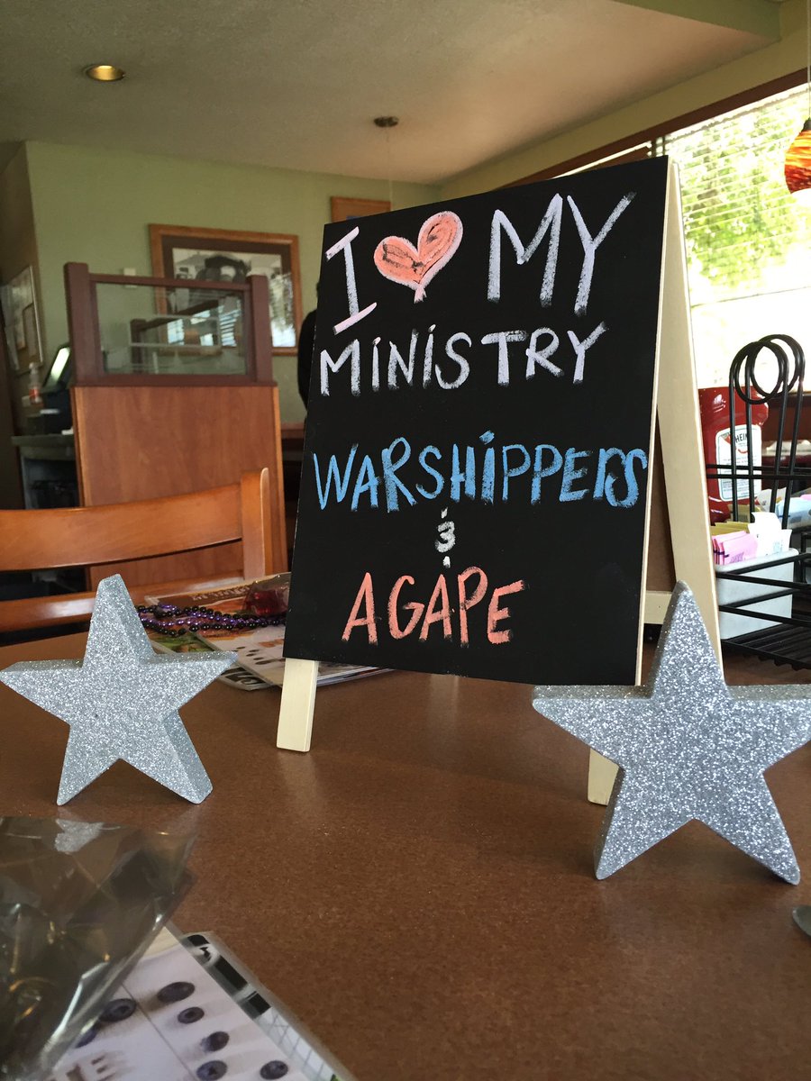 marycdavilaa's tweet photo. So blessed to dance w/ the best. Shoutout to our Denny's waitress, Mary, for the love #warshippers #ilovemyministry https://t.co/4USXTiCYOU