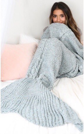 TopOutfits's tweet photo. I don't know how I just discovered mermaid blankets but I'm obsessed https://t.co/LmxyRZUbcr