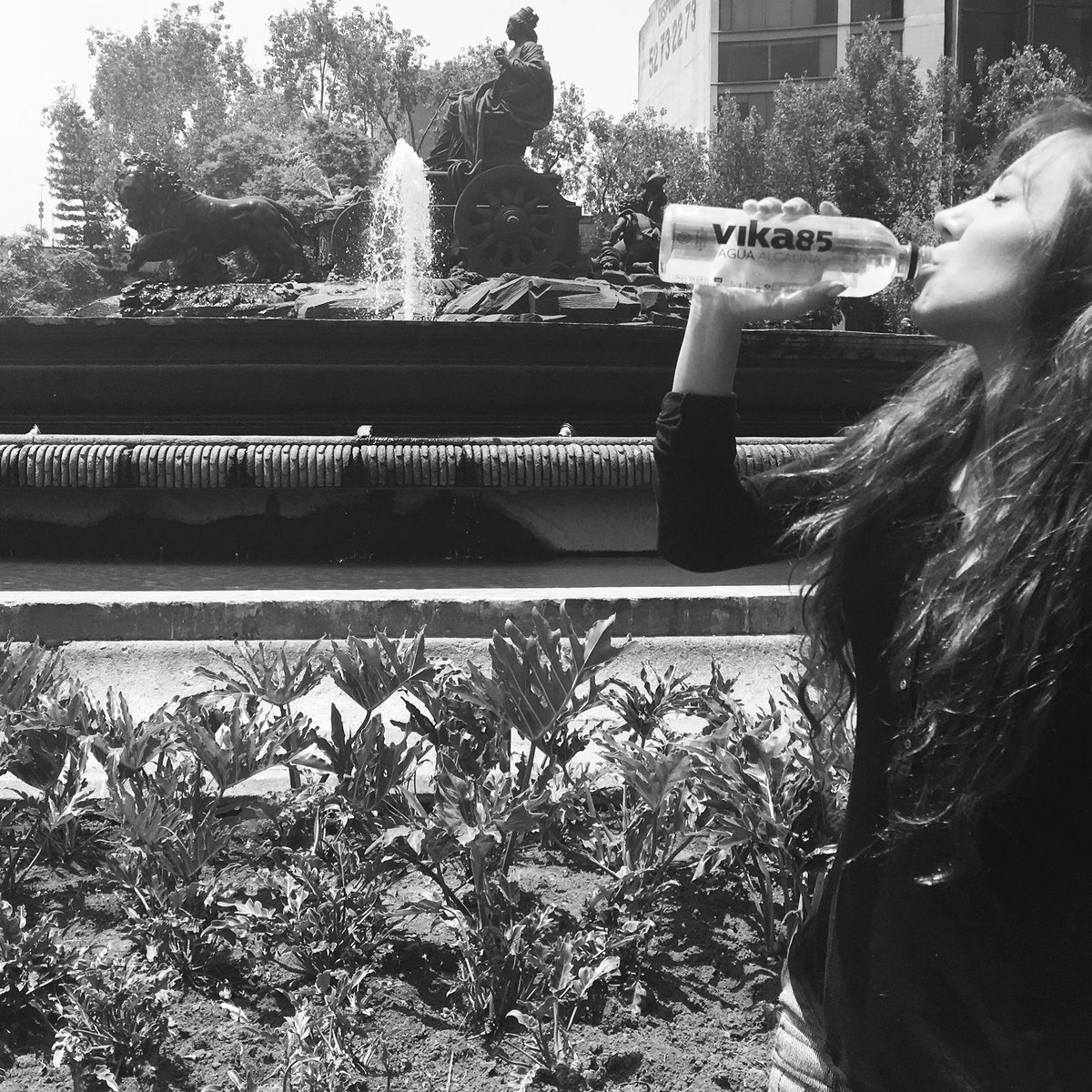 yosoyisale's tweet photo. La Final de la #championsleague Bien hidratada con mi #VikaWater #VidaAlcalina #Alcalinizate  @VikaWatermx https://t.co/cRiL8TKqGe