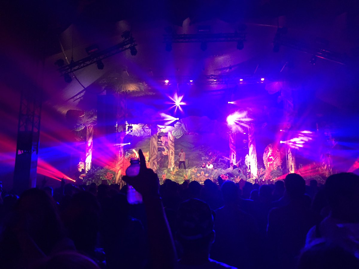 Dit is een foto waarop je <a href="/kriskrossadam/">Kris Kross Amsterdam</a> bezig zou kunnen zien!