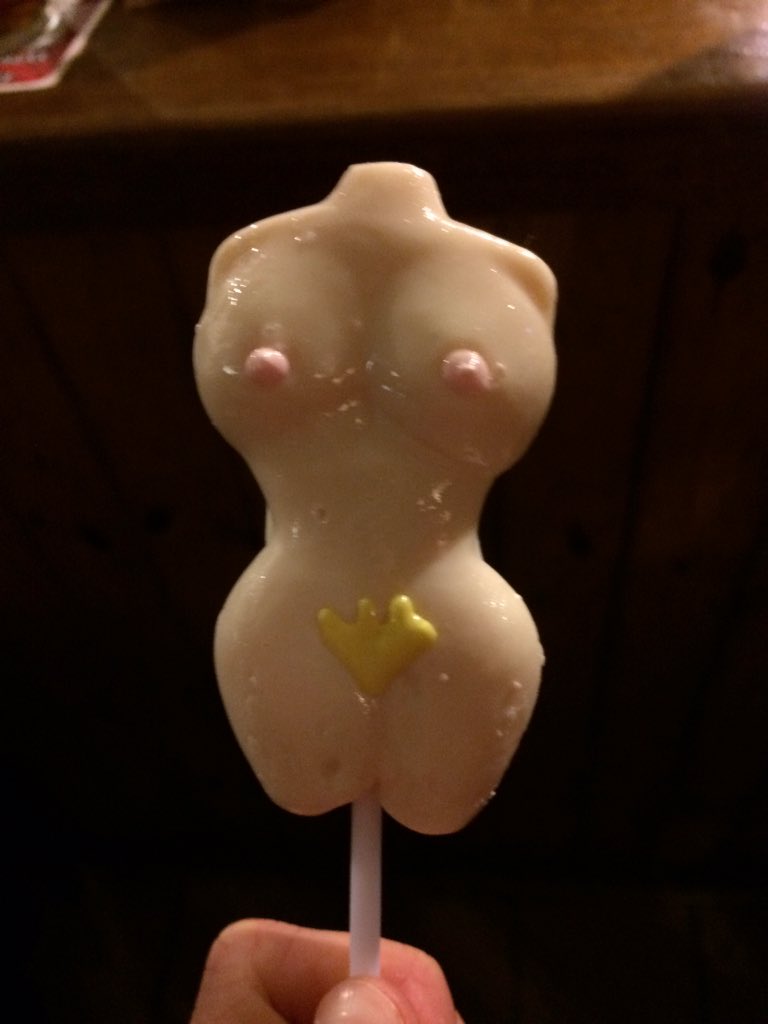 Thanks for the present <a href="/WillieDunphy/">Willie Dunphy</a> .. It's shows that you've matured also #graduationgift #randywillie