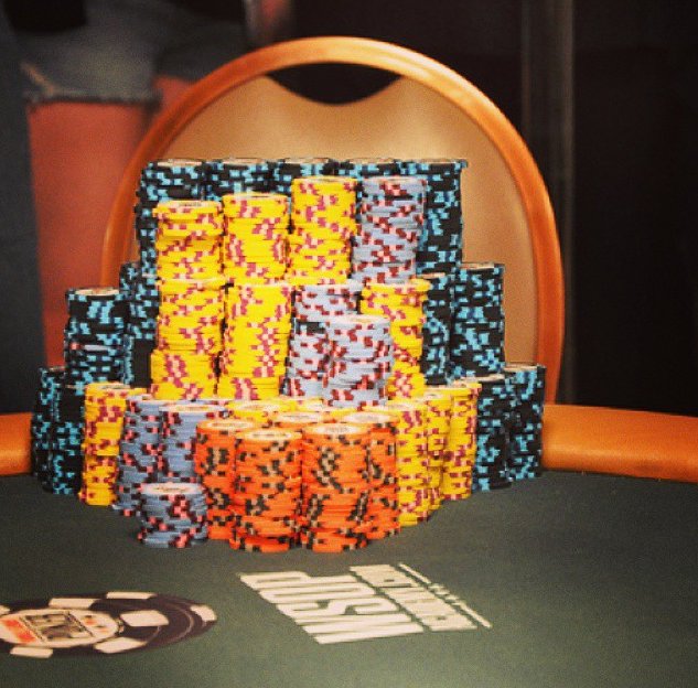 thePokerWire's tweet photo. #DoYouEvenStackBro - Daily Chip Porn #23 – via Instagram’s “pokerpictures” https://t.co/gILCkTyjx5 https://t.co/aOMa4lgw7d