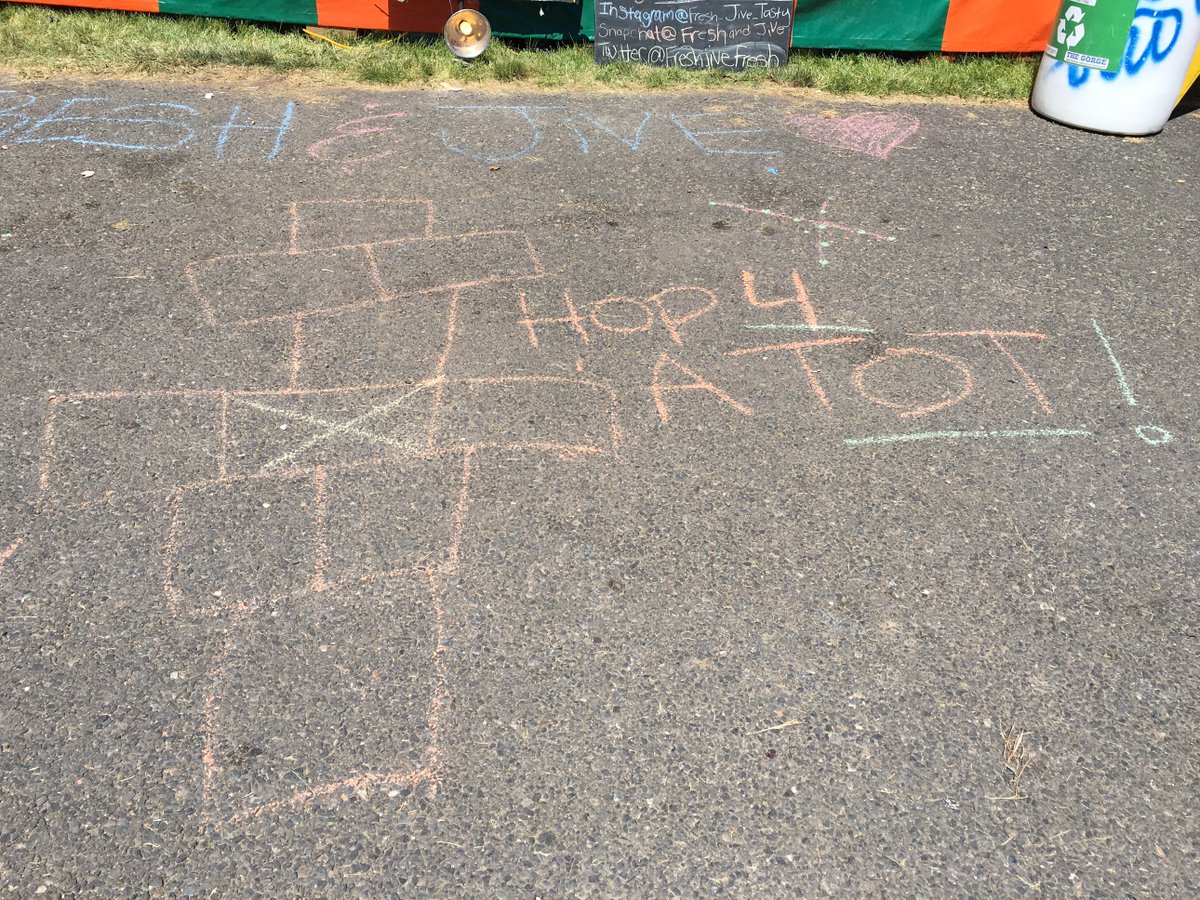 FreshjiveFresh's tweet photo. Sasquatch day 2!!! And we're featuring hop for a tot!! #Sasquatch2016 #tots #freshandjive #dropitlikeitstot https://t.co/O8B4NuOFkb