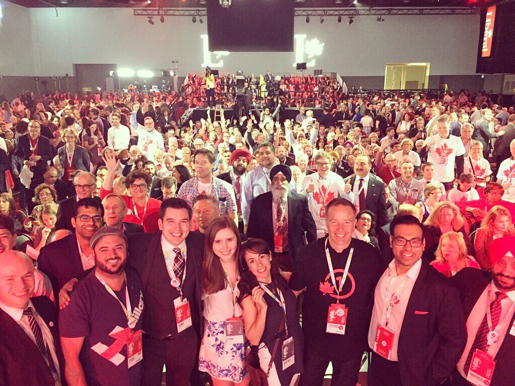 brittneykerr_'s tweet image. #conventionvibes Team BC at @liberal_party 2016 Biennial Convention celebrating our 17 MPs! #wpg2016 #cdnpoli