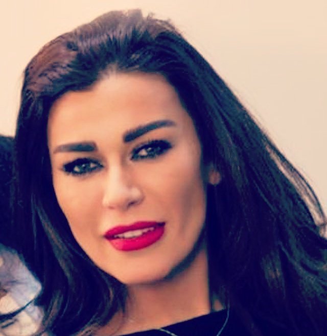 CarolineBittar's tweet photo. @NadineElRassi  ادلع يا كااايدهم ادلع يا كايدهم خليهن يشوفونك
#ولعهااااا❤❤❤❤❤👌 https://t.co/Mqqf4pptqr