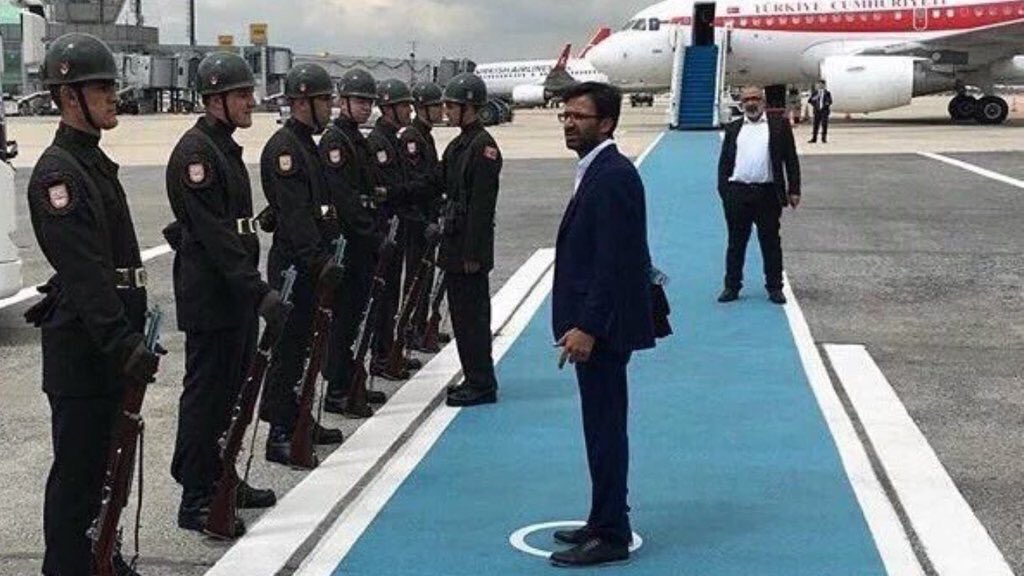 halilbilecen's tweet photo. Türk Silahlı Kuvvetleri'ne karşı bu denli bir aşağılama hiç görmedim. 1000 yıllık devlet geleneğini oyuncak ettiler. https://t.co/nnCwJqH2O9