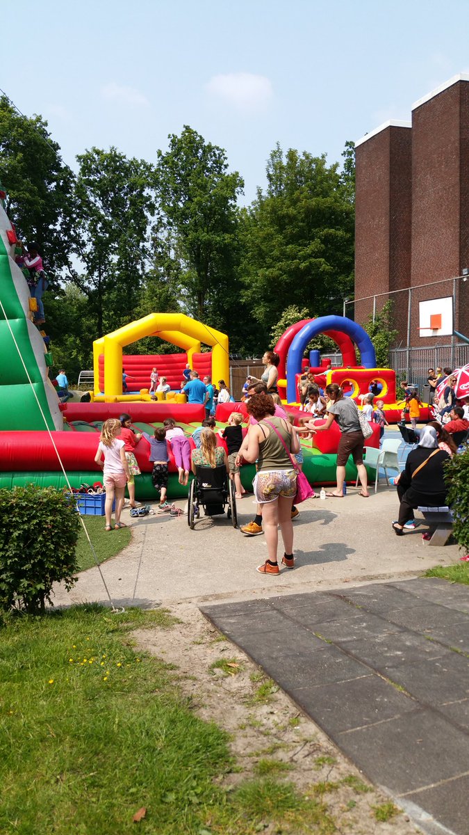 WA_Schiebroek's tweet photo. Het was gezellig in de #torteltuin #Schiebroek https://t.co/8myiJUbGfB
