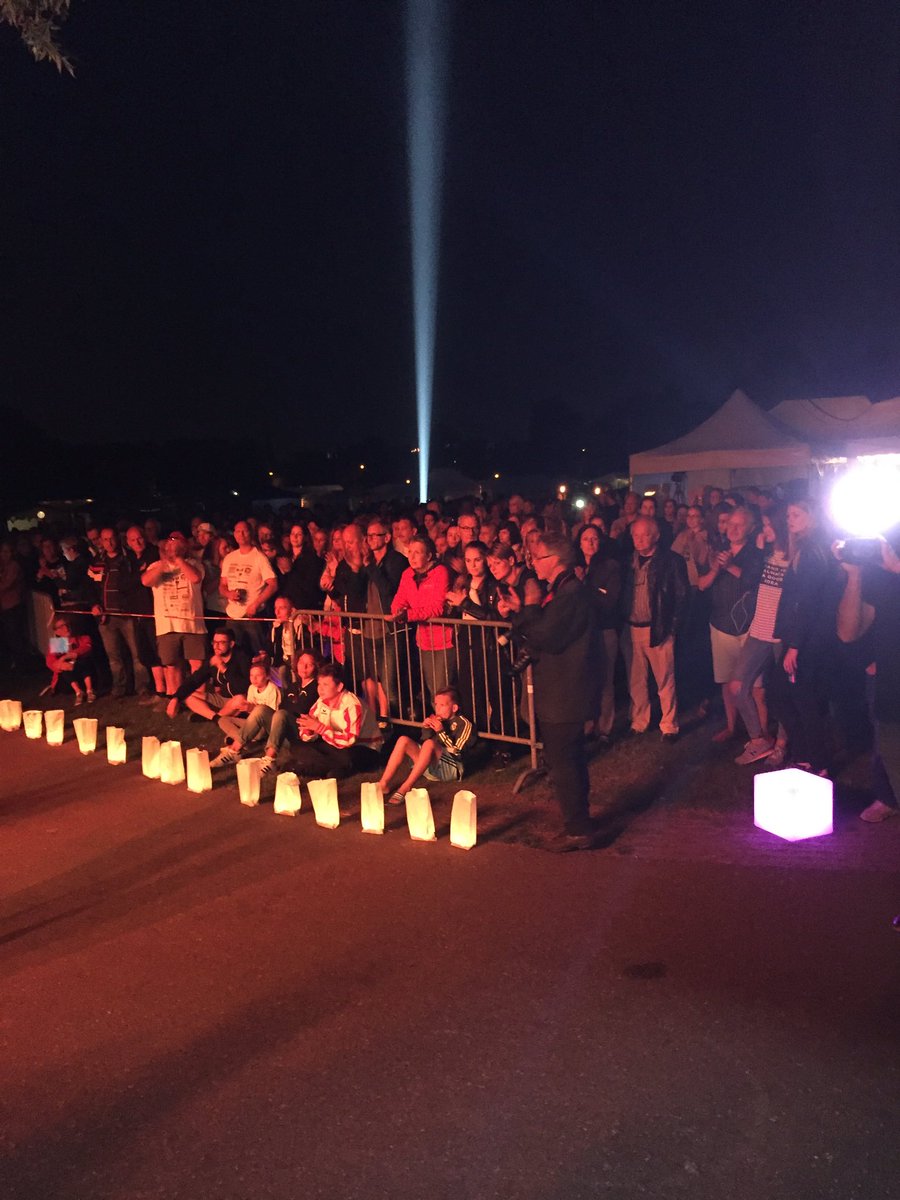 ZESTKZwolle's tweet image. Stilstaan. Stil zijn.
De kaarsenceremonie. #kwf #slvhzwolle