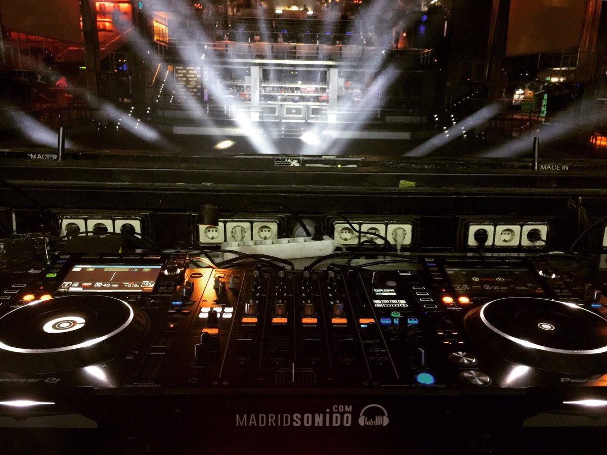 WillyDejota's tweet photo. Ya estamos en @fabrikdiscoteca para empezar el #HardSpringDay https://t.co/MwdYXePbGZ