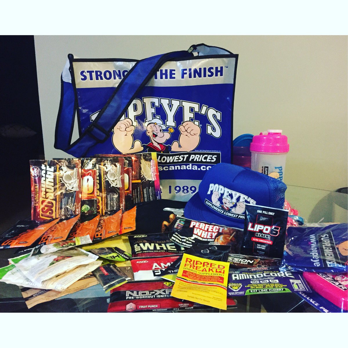 DanikaaCh's tweet photo. So many samples !!!! 🙆🏻😳 thank youu @PopeyesCanada #happygirl #CAD https://t.co/uonail35Dw