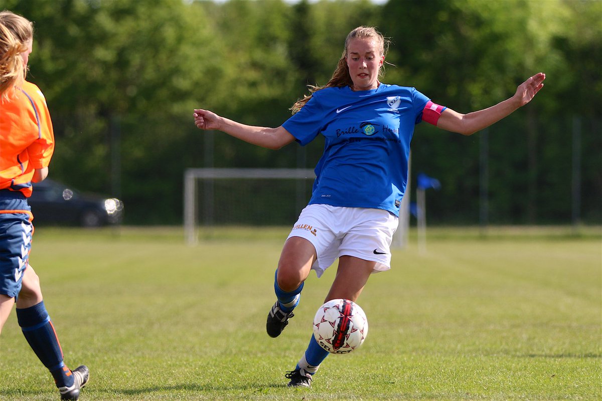 alleroedfk's tweet photo. Flere #billeder fra #Kvindeserie #Øst #kamp mod #RaklevGI her :)https://t.co/DWAsUCl2gR #breddebold #fodboldforpiger https://t.co/ZoobhC9hRk