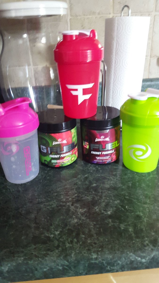ITSMFFAME's tweet image. @GFuelEnergy @FaZe_Rain @FaZeApex @FaZeClan gfuel collection looking pretty good #coderain