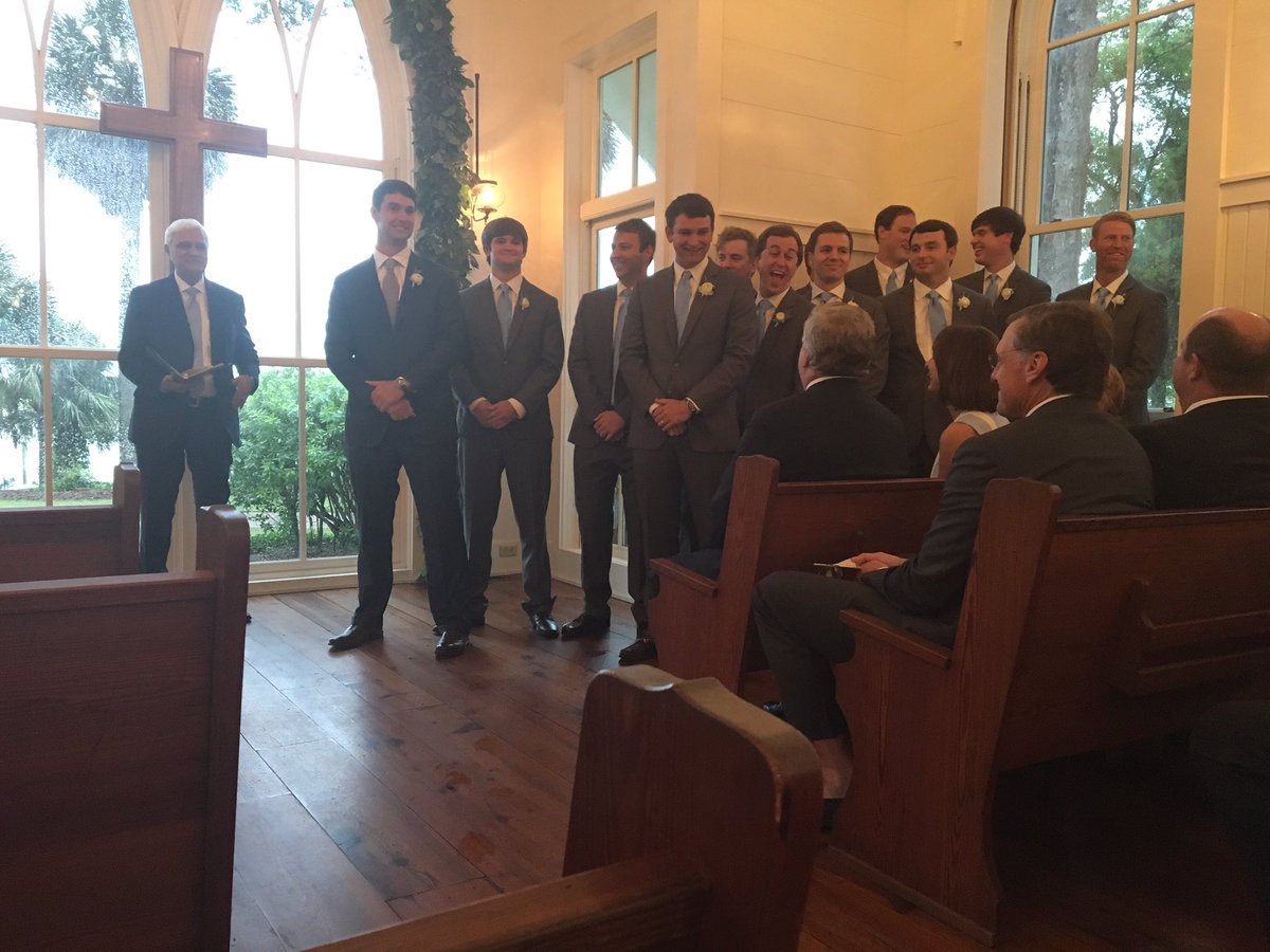 EchoVortex91's tweet image. .@abarge has too many friends #mollysinksthebarge #partybarge