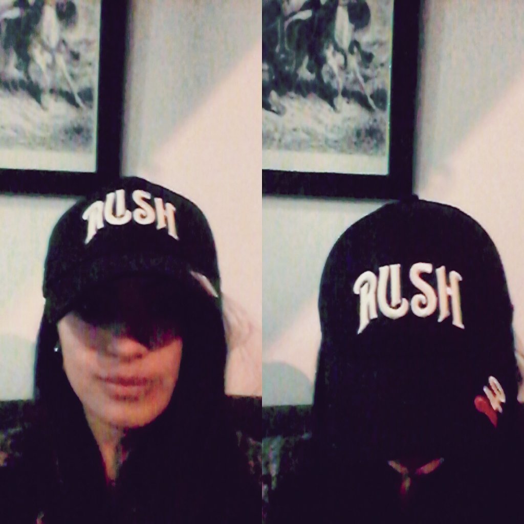 MirenAVer's tweet photo. Cuando no tienes estilo pero si una bonita gorra #Rush40 https://t.co/ESnm7qmU0E