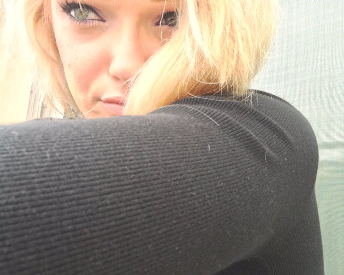 Las Vegas bound https://t.co/FY5W6xdS8B<a href="/tag/stunna"class="tags"><span>#stunna</span></a>