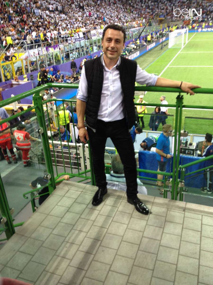 Gol's tweet photo. ¡Os dejamos algunas imágenes de cómo ha vivido Roberto la #FinalCapital en San Siro! #PlayLikeAStar https://t.co/WnwvqX6X50