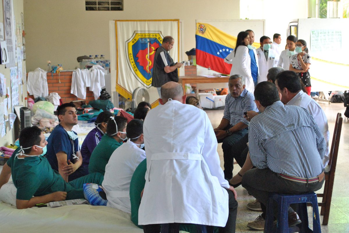 CarlosRaulLobo's tweet photo. #VenezuelaNoSeNegocia #HuelgaHambreHULA #Merida https://t.co/pyU0VA1tib