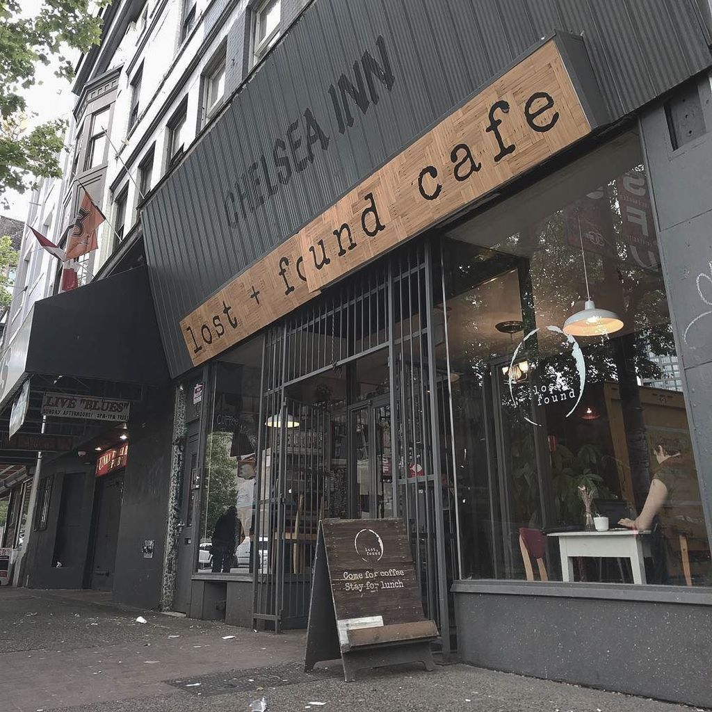 groundwerkvan's tweet image. Doors at 7pm folks. Live sets begin at 7:30pm. Don't snooze, get here before the pizza run… ift.tt/1TMWch4