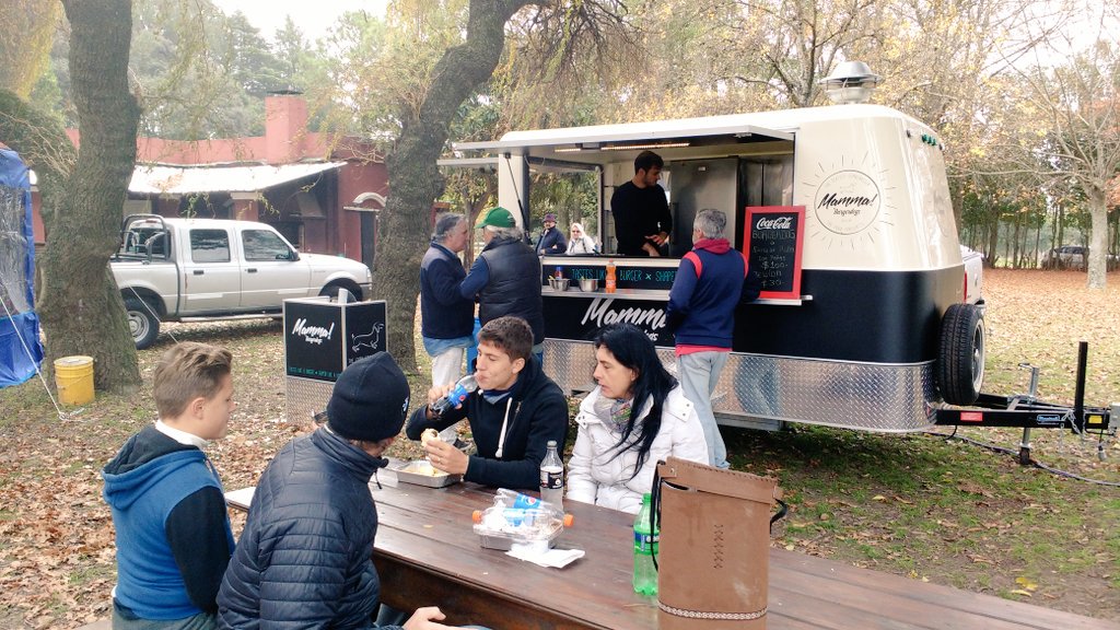 MammaBurgerdogs's tweet photo. Hoy en el Torneo de polo del Día de La Patria de @polomariaelena Y @DOPOPOLO1 en Lujan!!! https://t.co/FTV8Y3ckfx