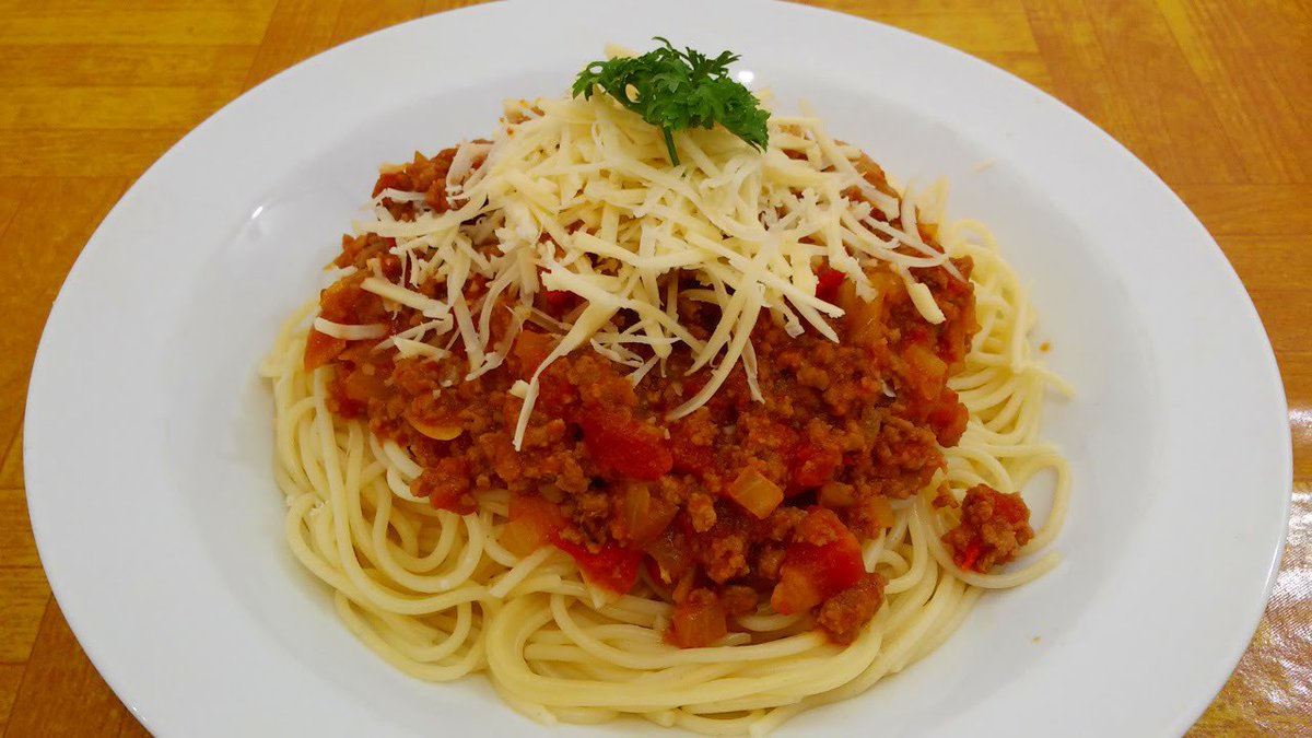poolside_cafe's tweet photo. Yang suka dan gemar makan '' Spagethi Bolognaise " merapat yuk di @poolside_cafe @thesquaresub gak bakal nyesel deh https://t.co/HxVGBFzACA