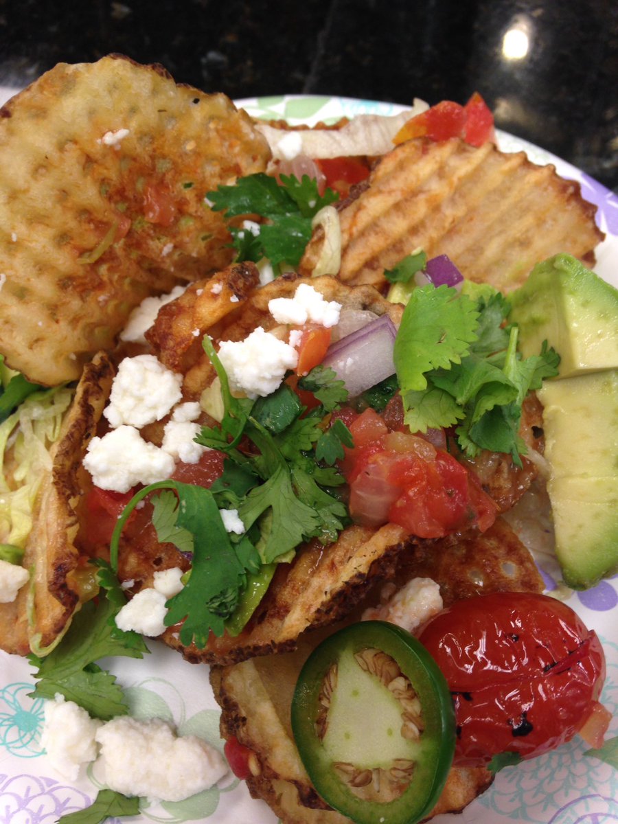 vmacmac's tweet image. Lunch nothing better than fries with nacho toppings..#nacho #lunch #EATITUP