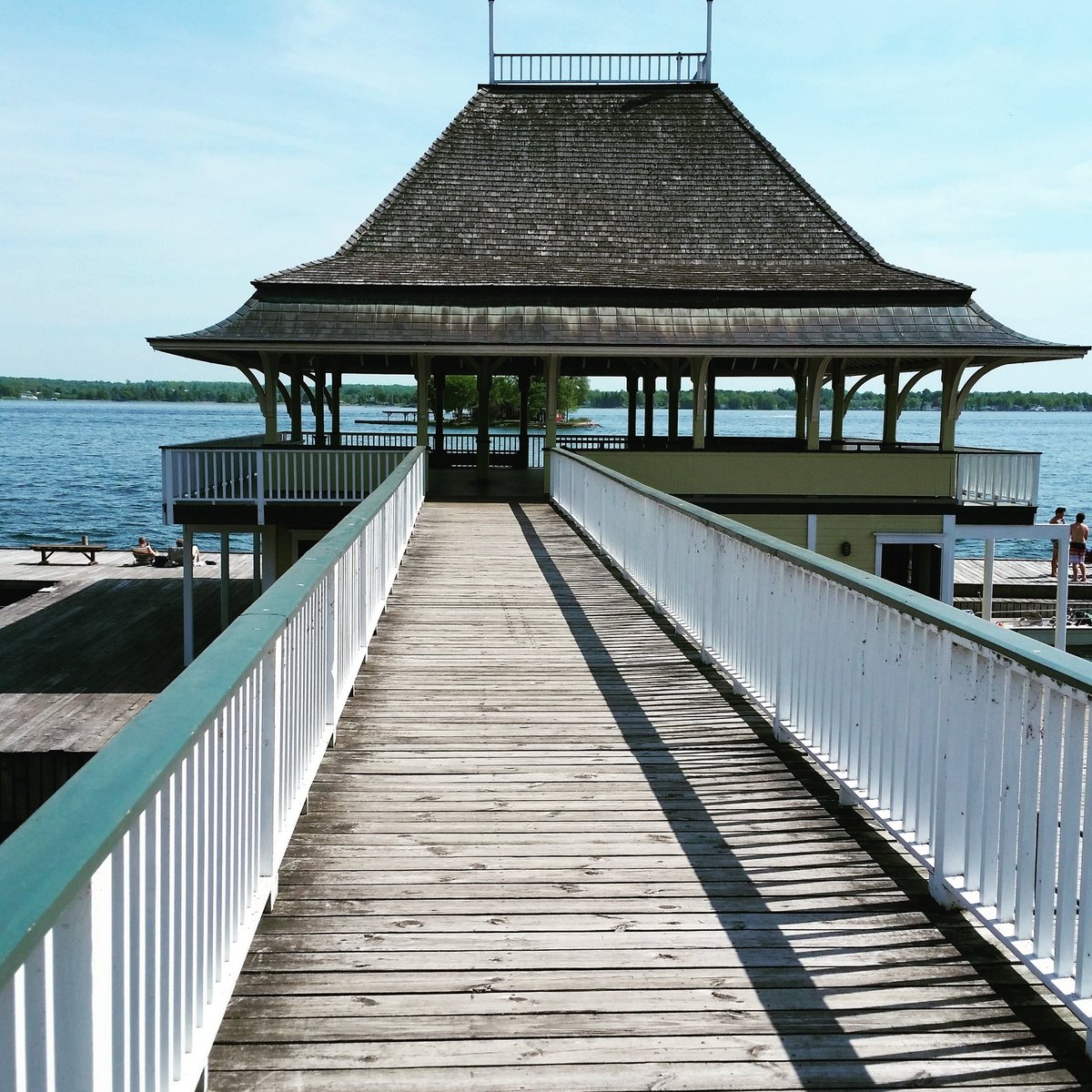 lmooswa61's tweet photo. #HappyMemorialWeekend #1000islands #tipark #stlawrenceriver #paradise https://t.co/8iCLwRRMol