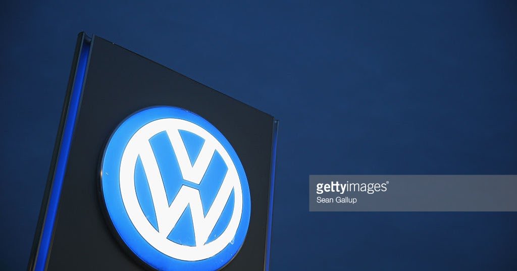 EV_Channel's tweet photo. Volkswagen planning multi-billion euro battery factory https://t.co/C4DSlqox4c #EVnews #EV https://t.co/gb74FmUlas