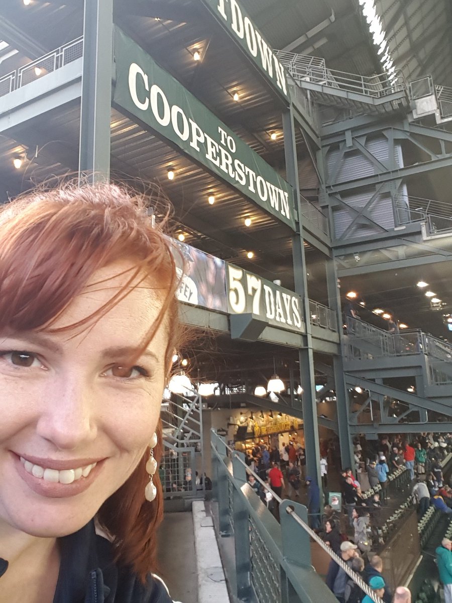 Twin_Trapped's tweet photo. #WhereIRoot Can't wait for New York! https://t.co/F9nCzaen6I