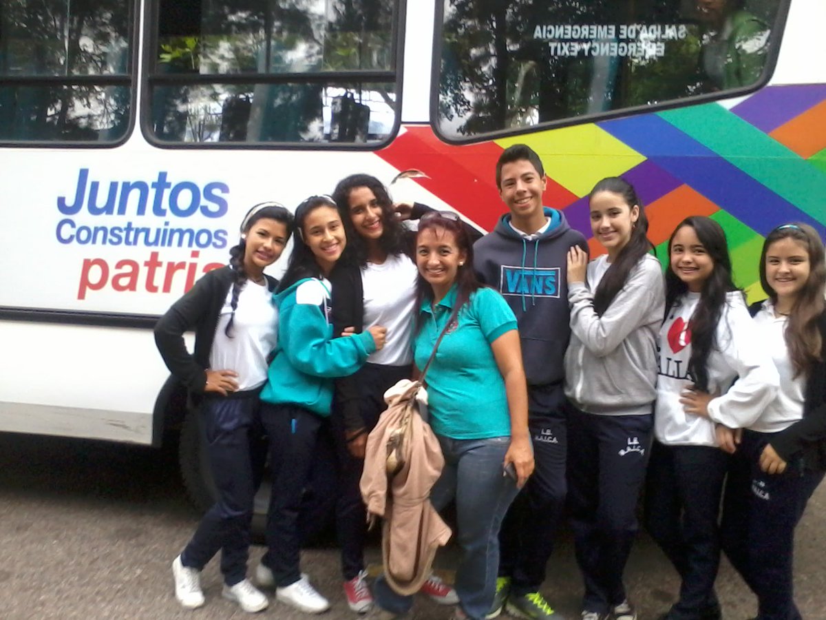 ECOMAICA's tweet photo. QUE GRATIFICANTE ES VER ESTAS SONRISAS @LICEOMAICA @VielmaEsTachira @MPPEDUCACION https://t.co/4NDOva9DZl