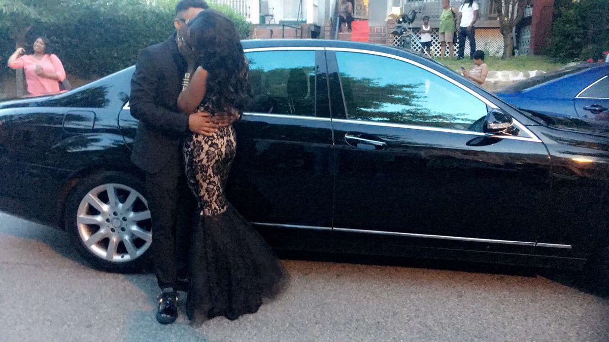 mForMIKAH's tweet photo. i got em where i want em 👫💅🏾 #MTHSprom2k16 https://t.co/FN1YGX3SoE