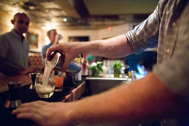 GeorgesKeep's tweet photo. Whoβs ready for a craft #cocktails and good company? #GeorgesKeep #EilanHotel #SanAntonio #MemorialDayweekend https://t.co/eCPkMO86Bc