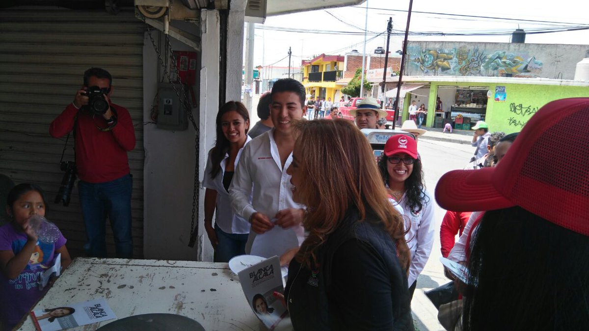 JTPuecapital's tweet photo. L@s Poblan@s estamos listos @SoyBlancaAlcala  No es mañana es ahora Votaremos Blanca Gobernadora. #FuerzaMT https://t.co/EUEdRfzapT