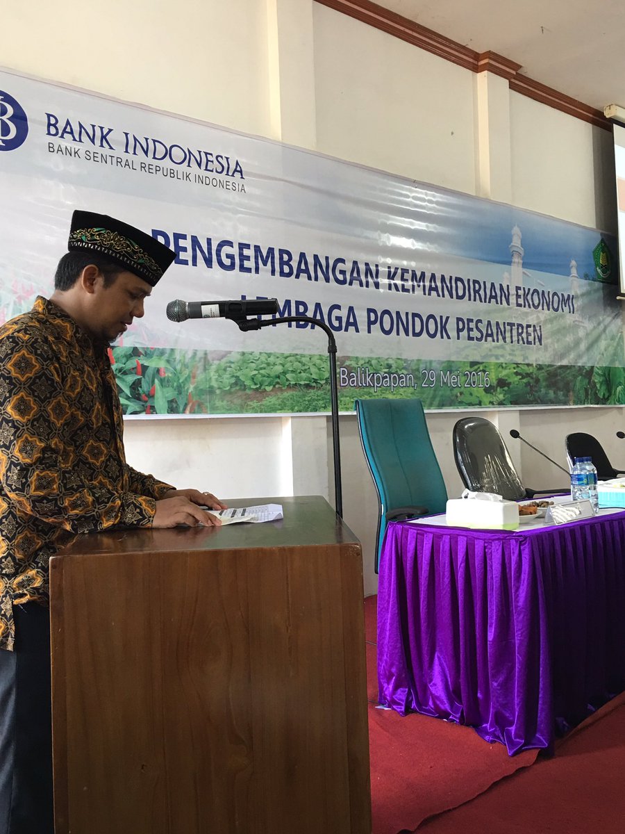 Penandatanganan Kerja Sama BI dengan Kemenag Kota Bpp dalam program pengembangan pondok pesantren di Ponpes Bairuha.