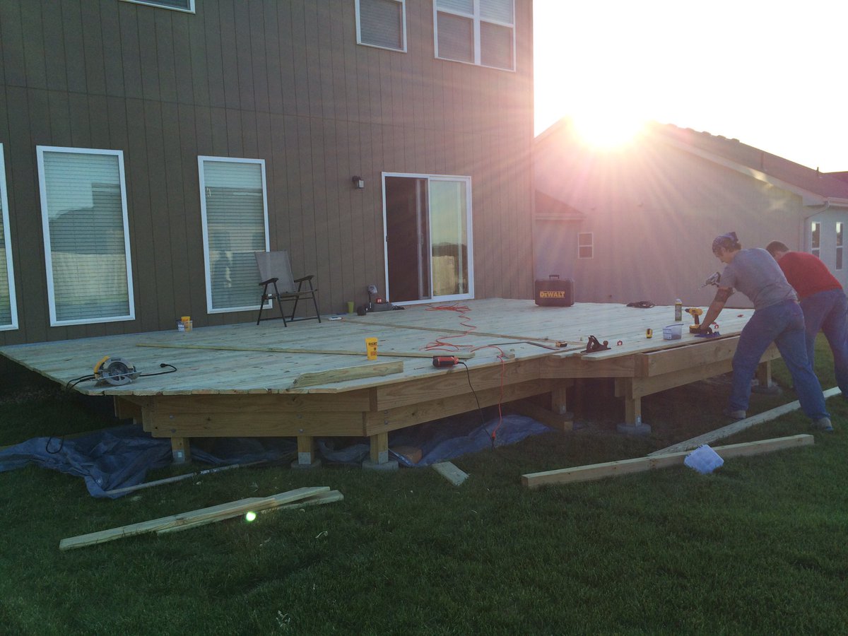 Great weekend for a #MemorialDayWeekend project! <a href="/Menards/">Menards</a> <a href="/DEWALTtough/">DEWALT</a> #decking #hardwood