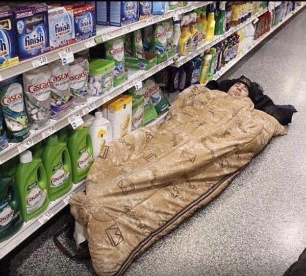 GentlemanVow's tweet photo. When u go to the store with your mom and she sees someone she knows and starts talking to them https://t.co/ciKPg6mEBi