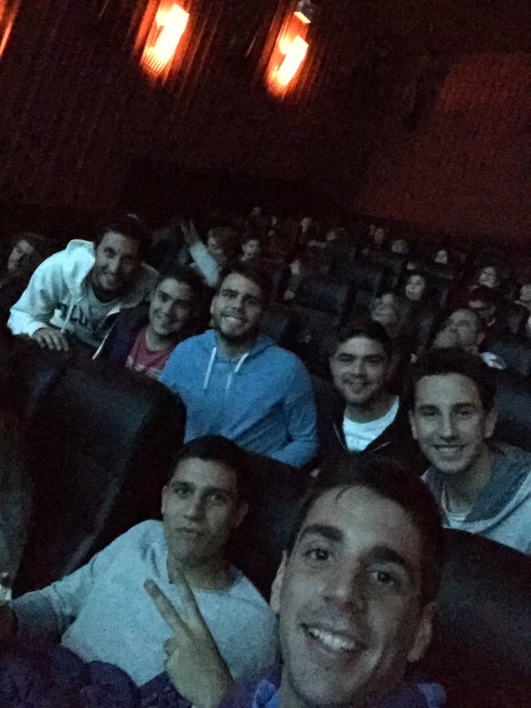 B_Provincia_FC's tweet photo. El equipo fue invitado por hoyts al cine para distenderse de cara al partido de mañana donde defenderá la punta... https://t.co/qbraRLrn91