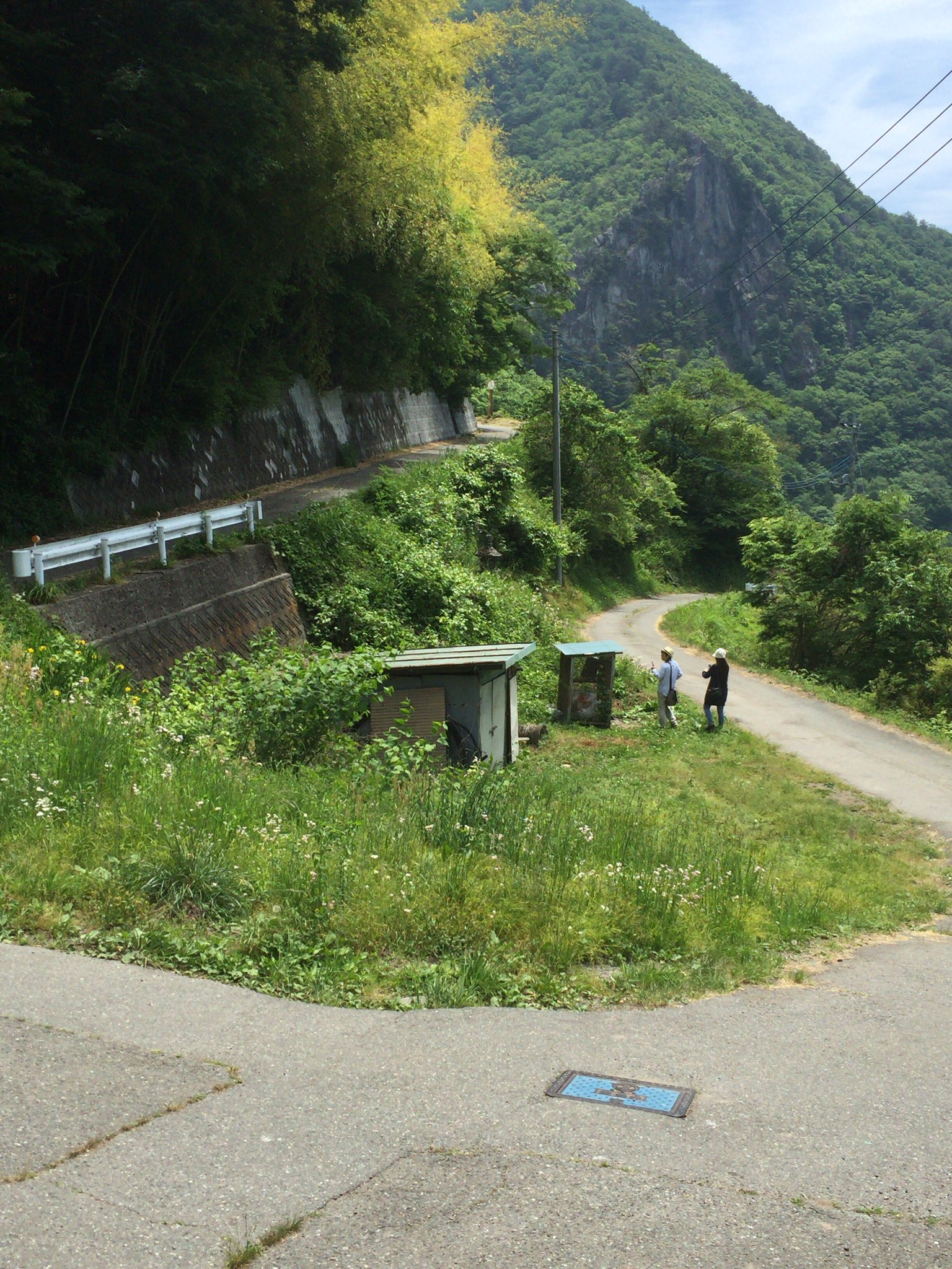 木魚庵 金田一耕助語辞典 またやって来ました 悪魔の手毬唄 ロケ地 里子が殺された六道の辻 道のカーブが当時のまま T Co Xf0fbjeefy Twitter