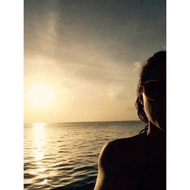 • Salty Soul •
#caribbeanseason #sealife #goldendays #saltyhair #lifeapp #vivasimples #mermaid #summerlovers #selfi…