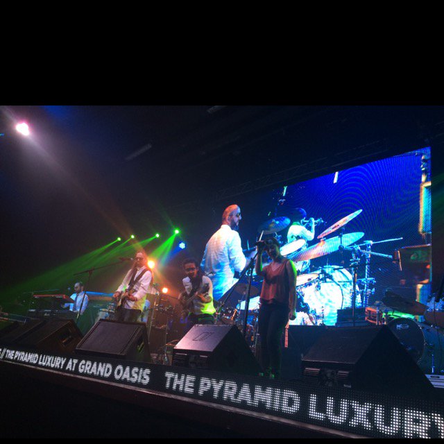 _Intervalo_'s tweet photo. .@fiushafunk suena en la tarima. #PowerMexicano #OasisJazzU2016 @Oasis_Cancun https://t.co/I1X4bt110o