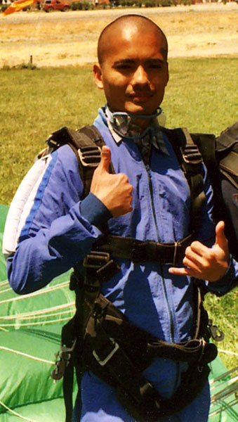 RichTPar's tweet photo. Today marks 10 years since I went skydiving at @SkydivePerris. Good times! #TandemJump #PerrisValley #skydive https://t.co/DQtERDlnvp