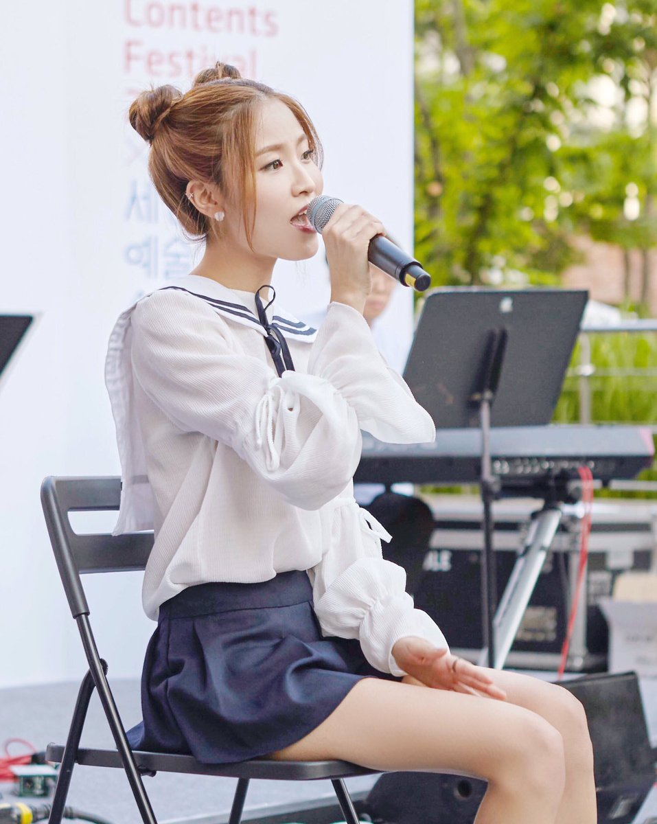 officialeunto's tweet photo. 어젠 네코제라는 취지에 맞춰 저도 머리에 귀를 얹어봤어요 <3 호응이 좋아 정말 재미있게 공연했답니다! 오늘 오시는 분들 6시에 또 만나요! #네코제 #네코드 #은토 #necord #asteria #아스테리아 https://t.co/hYQPys64Kl