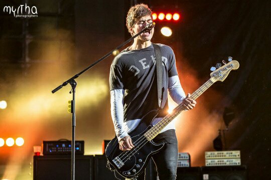 ixa_aaa's tweet photo. I love your voice and i love your smile and i think about you way too much @Calum5SOS https://t.co/SPq0ghCzys