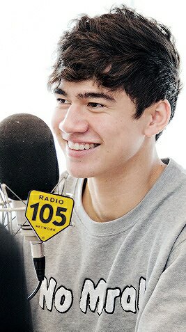 ixa_aaa's tweet photo. I love your voice and i love your smile and i think about you way too much @Calum5SOS https://t.co/SPq0ghCzys