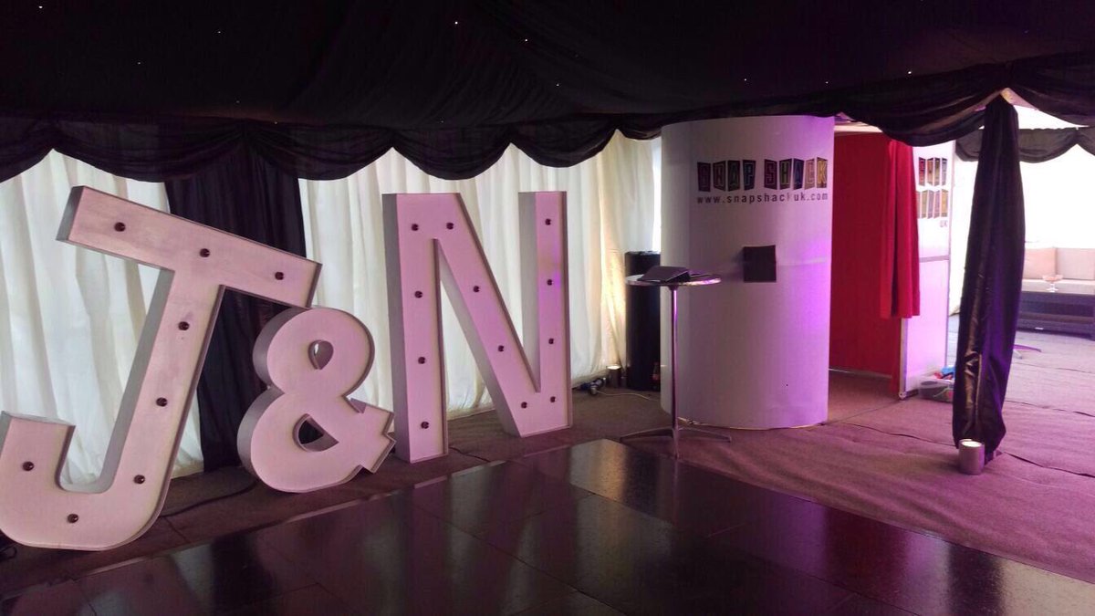 SnapShackUK's tweet image. Snap Shack booth looking fab last night #wedding #photobooth #funphotobooth #weddingfun #weddingmemories #memories