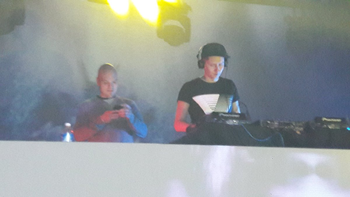ASOT_FEST_MEX's tweet photo. @airwavemusic b2b @craig_connelly #UNITEDNATIONMX https://t.co/W8Cxb042Nh