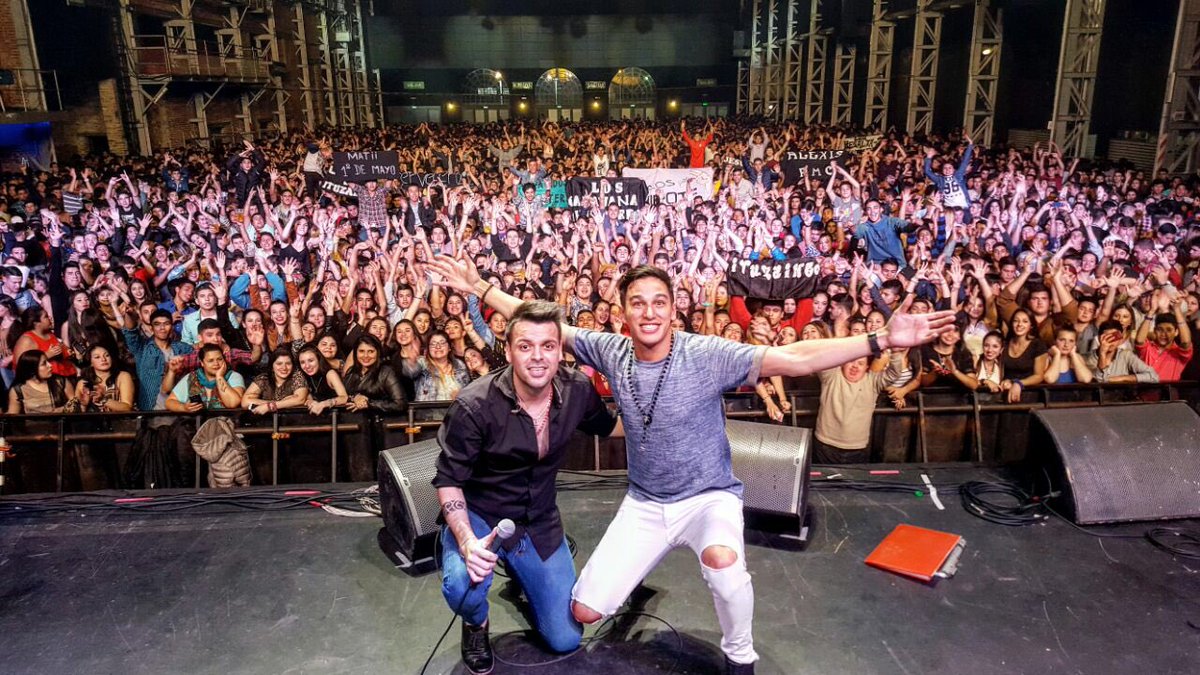chinoqlokura's tweet photo. Pedir las disculpas por la demora en el ingreso. Ajeno a la producción de Chipote! Feliz que todos pudieron entrar! https://t.co/knbkGFcxvo