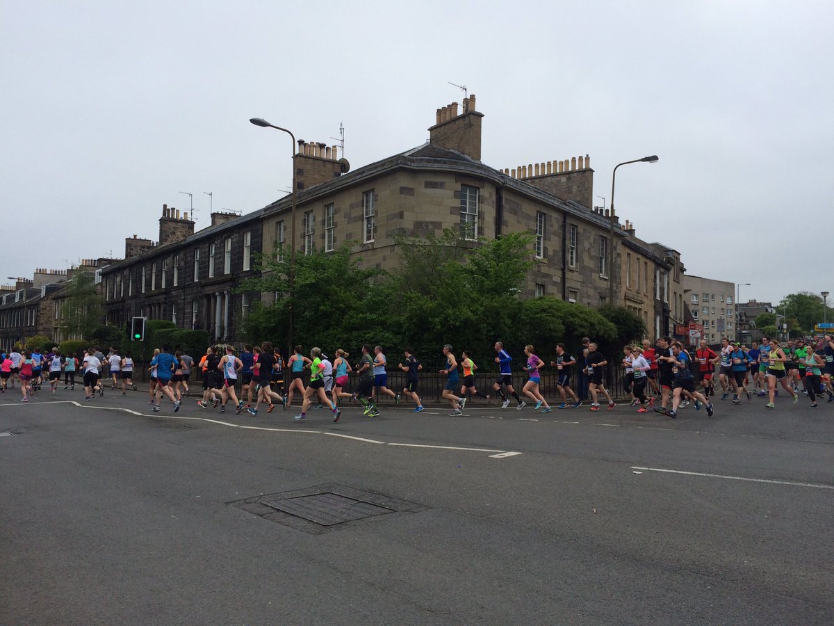 edinburghpaper's tweet image. #edinburghmarathon is underway! Passing Leith Links. Good luck everyone!