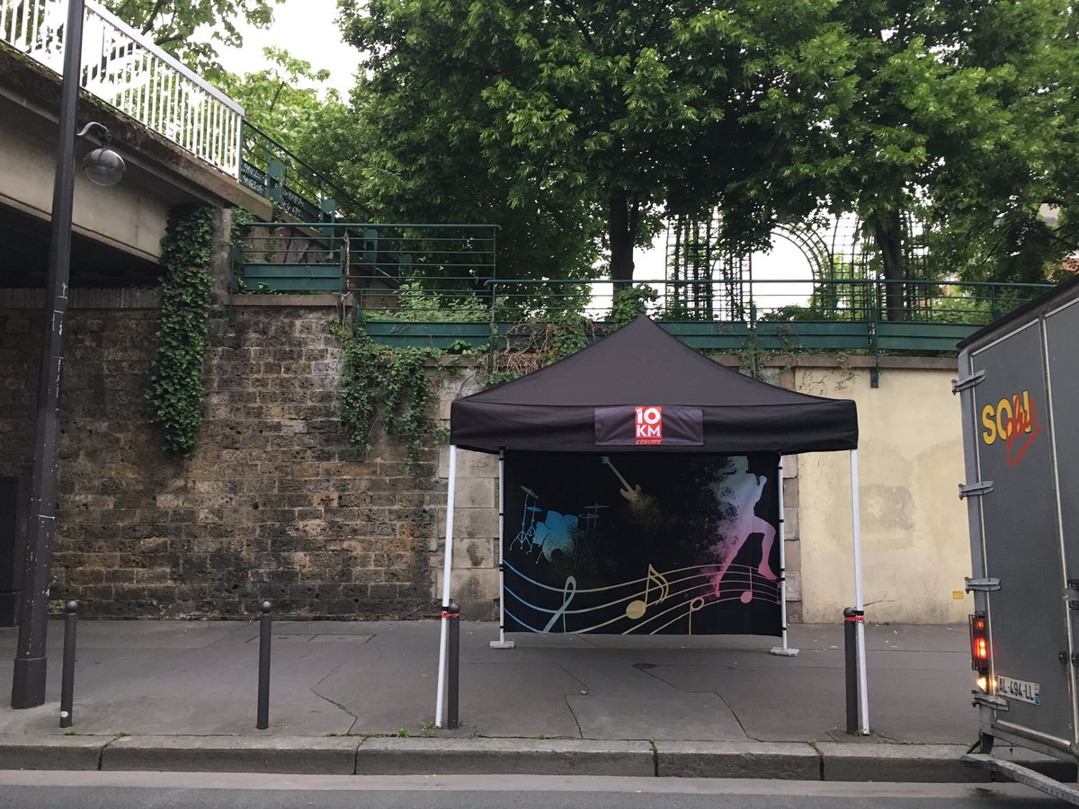 sonplusevent's tweet photo. Tentes animations musicales sur le parcours #10kmlequipe #speakercommejamais #Paris2024 #paris #running https://t.co/dU7SlNdK01