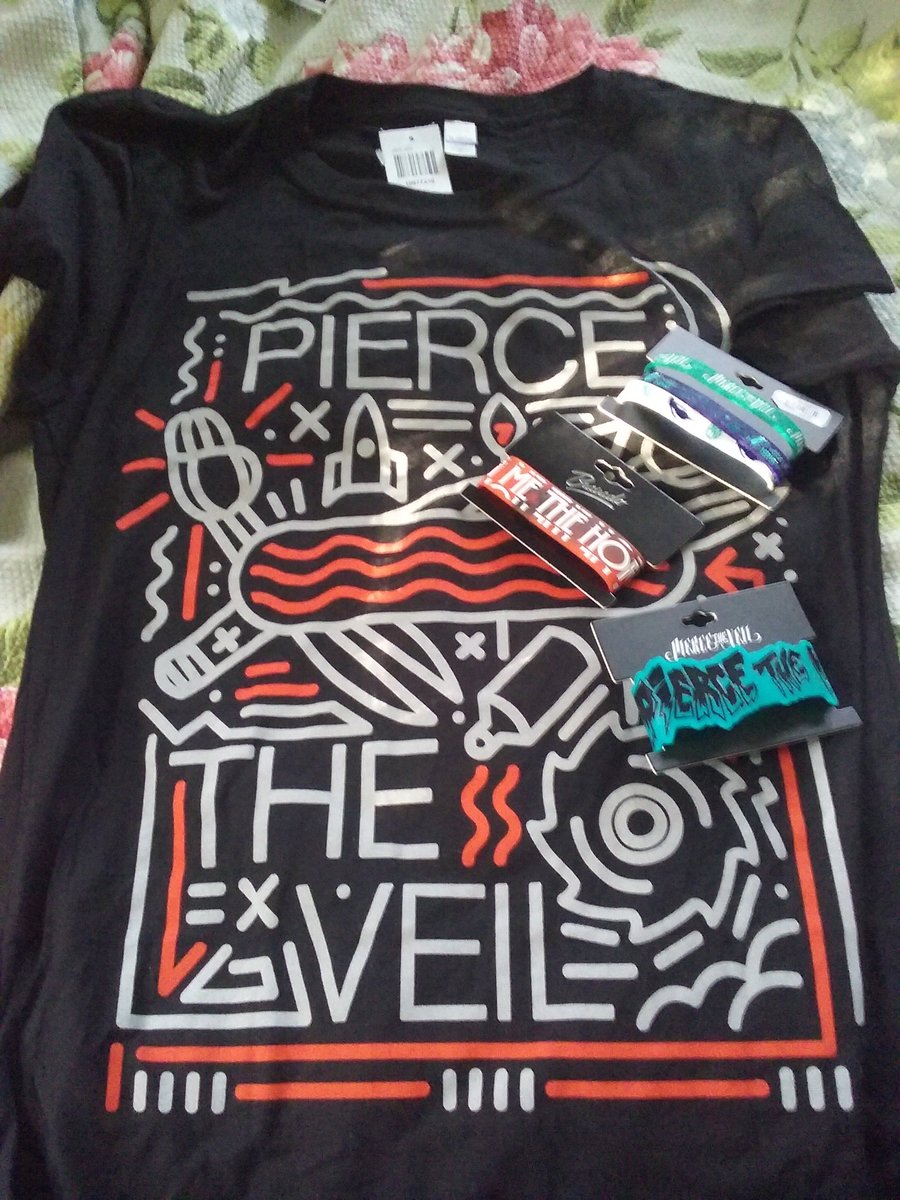 MyDigitalShann's tweet photo. This week has been so good @piercetheveil  @piercethevic @ptvjaime @Tony_Turtle @ptvmike https://t.co/hBo0SSIWBK