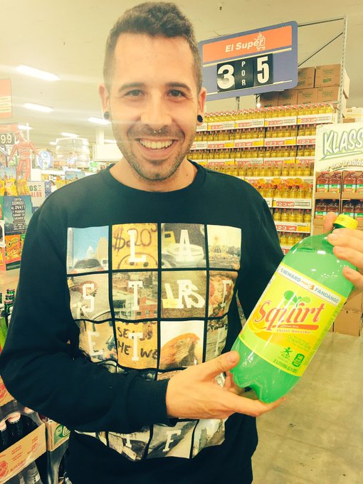 Para los amantes del squirt!! En California lo tienen embotellado !!!😂😂 @MMM100_kemaco @MAD_LIFES @ZazelParadise<a href="/tag/elcatador"class="tags"><span>#elcatador</span></a>